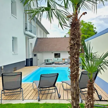 アパート Design-apartment I Beheizbarer Swimming-pool I Sauna I Boxspring I Parkplatz ラール