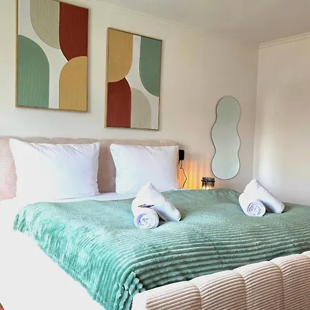 Design-apartment I Beheizbarer Swimming-pool I Sauna I Boxspring I Parkplatz Apartament Lahr (Baden-Wurttemberg)
